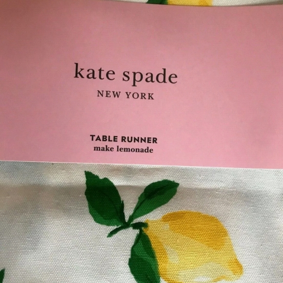Kate Spade Lemonade Table Runner, this item is reposhed and no longer NWT. EUC - Picture 6 of 6